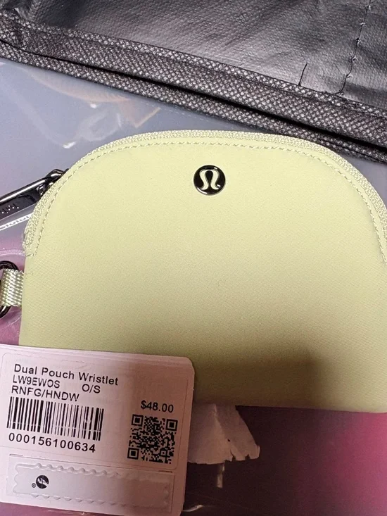 Lululemon Dual Pouch Wristlet Rainforest Green / Honeydew - Picture 3 of 6